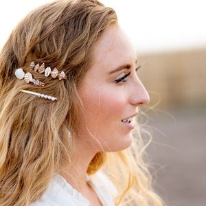 Her Waves Hair Shell Clips